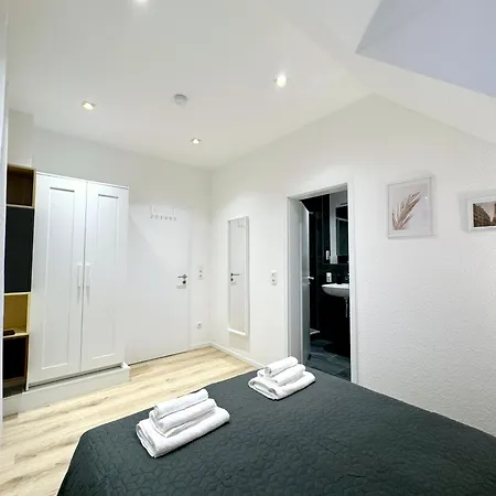 1 Naehe Rhein Mit Verkehrsanbindung Lägenhet *