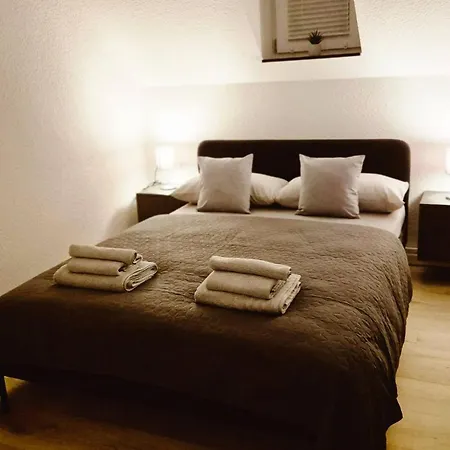 Tiny-home-stil Nah Am Rhein Mit Super Verkehrsanbindung