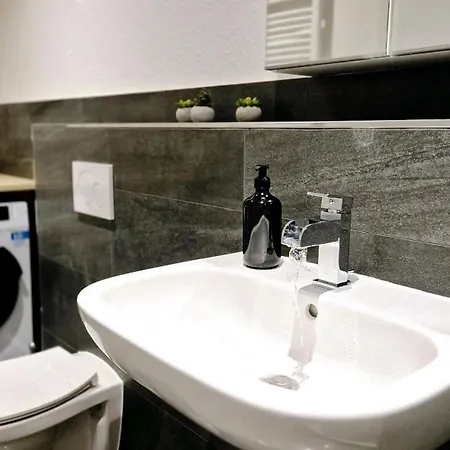 شقة 1 Naehe Rhein Mit Verkehrsanbindung فيسبادن